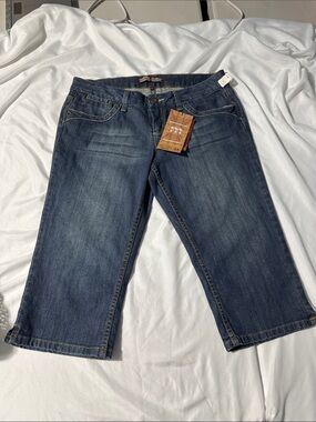 Makers Of True Originals Cropped Jeans Size 33 | 18.5” Inseam | Dark Wash Denim